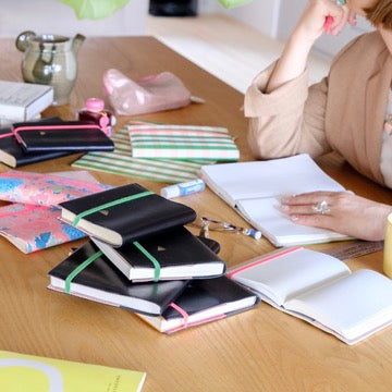 【新品未使用】ペチカ★花柄ノートカバー ノートブックカバー 2026／フラワープリント（A5サイズ） – PETTICA