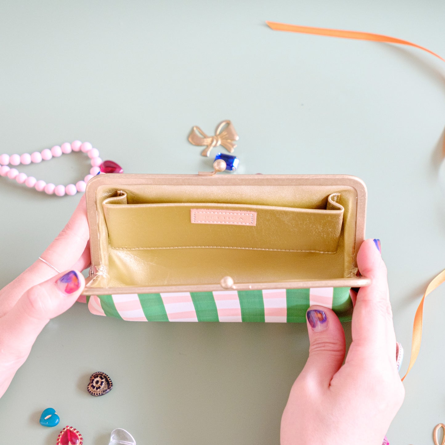 7  T がまぐちロングウォレット　ピクニックチェック