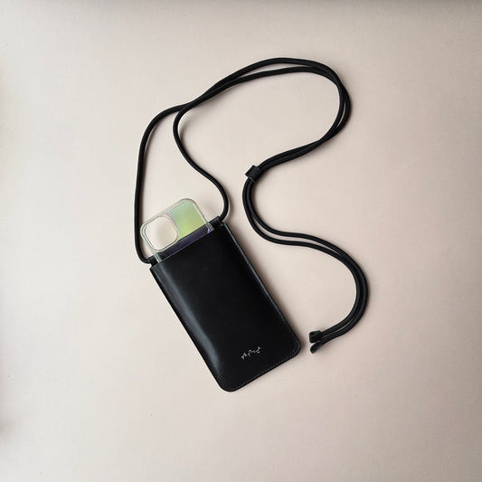 【母の日フェア】独り占めしたくなるスマホショルダー ／ ブラック